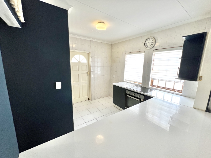 To Let 2 Bedroom Property for Rent in Halfway Gardens Gauteng