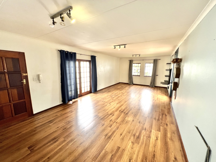 To Let 2 Bedroom Property for Rent in Halfway Gardens Gauteng