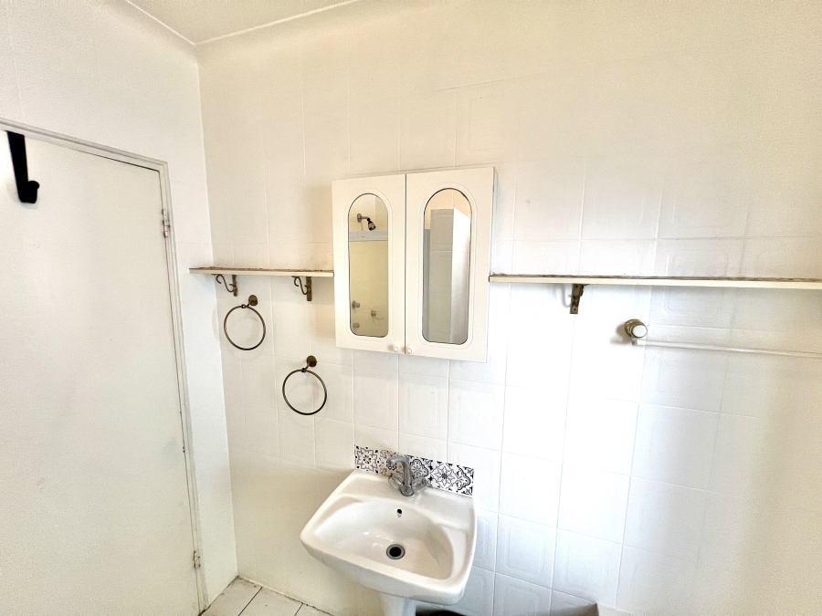 To Let 2 Bedroom Property for Rent in Halfway Gardens Gauteng