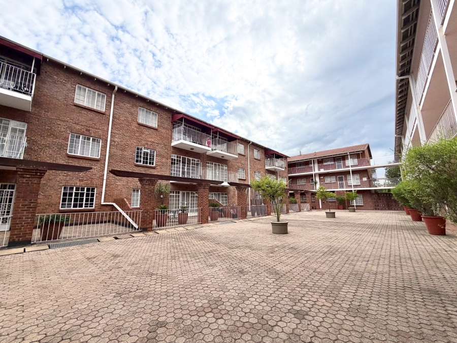 2 Bedroom Property for Sale in Woodmead Gauteng