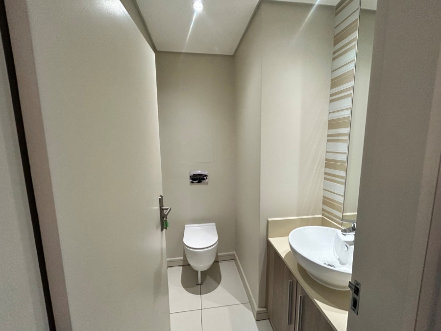 To Let 2 Bedroom Property for Rent in Rosebank Gauteng