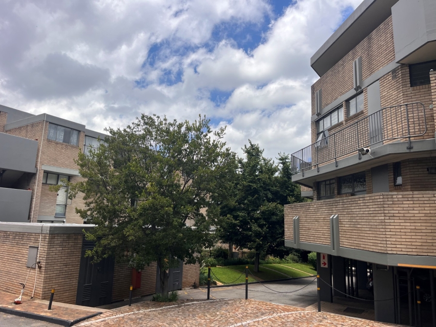 To Let 1 Bedroom Property for Rent in Norwood Gauteng