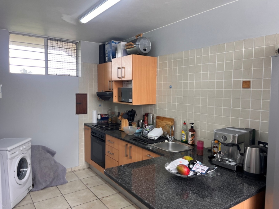 To Let 1 Bedroom Property for Rent in Norwood Gauteng