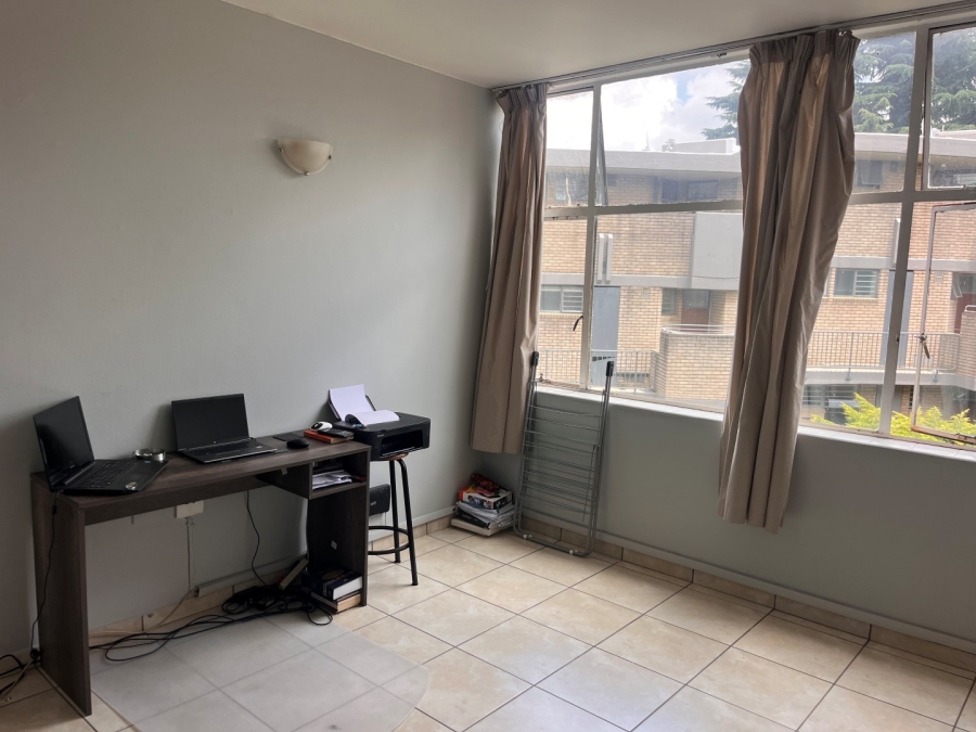 To Let 1 Bedroom Property for Rent in Norwood Gauteng