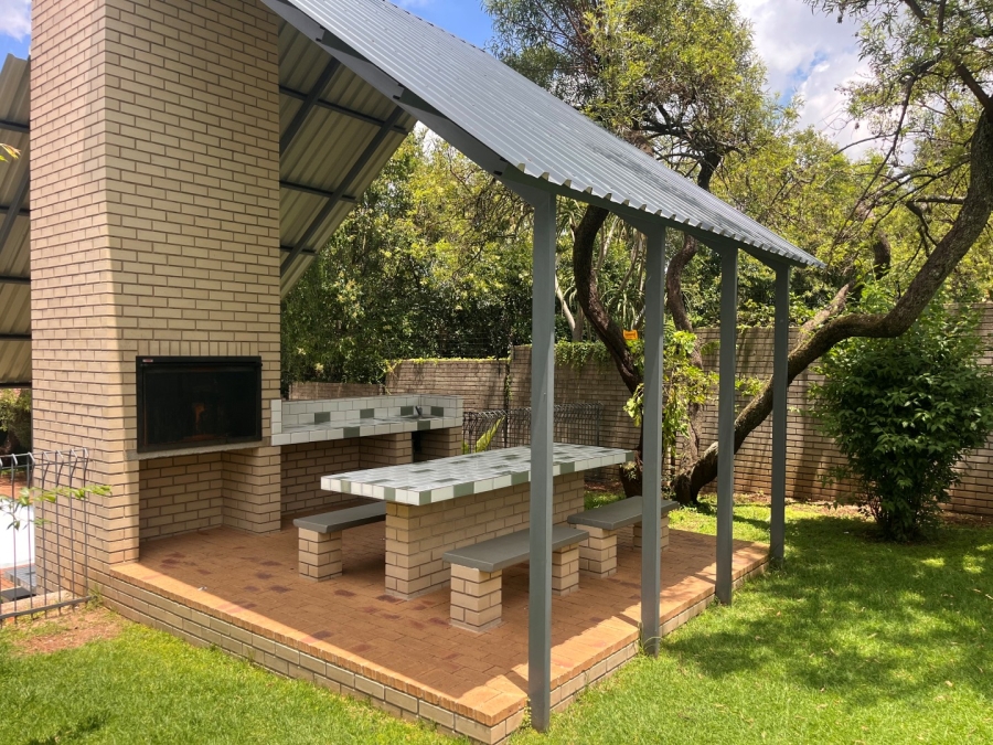 To Let 1 Bedroom Property for Rent in Norwood Gauteng