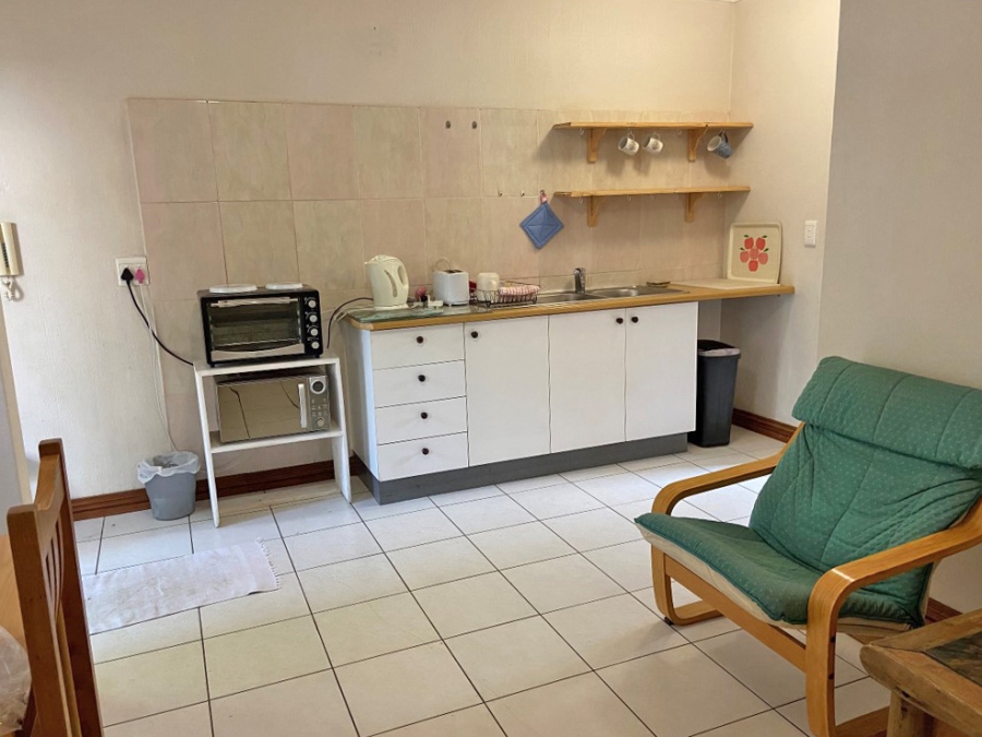 To Let 1 Bedroom Property for Rent in Linden Gauteng