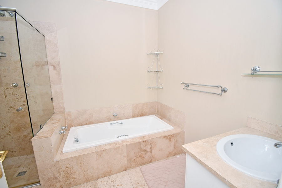 To Let 4 Bedroom Property for Rent in Morningside Gauteng