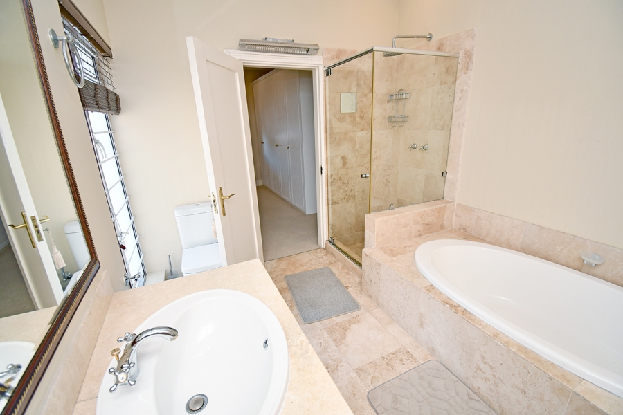 To Let 4 Bedroom Property for Rent in Morningside Gauteng