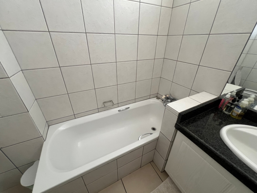 3 Bedroom Property for Sale in Kentview Gauteng