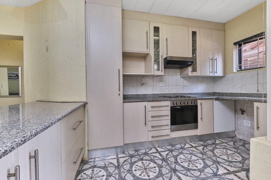 2 Bedroom Property for Sale in Woodmead Gauteng