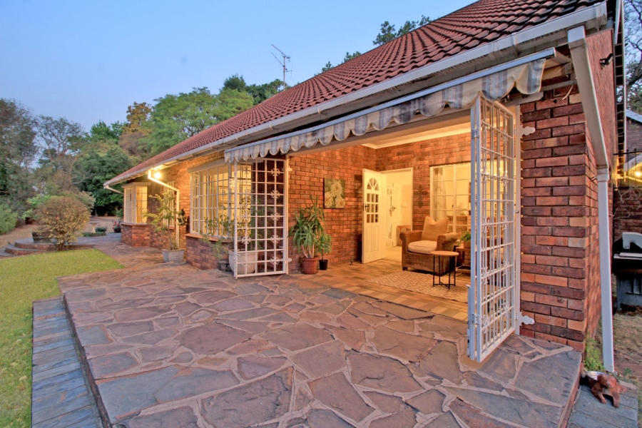 8 Bedroom Property for Sale in Bryanston Gauteng