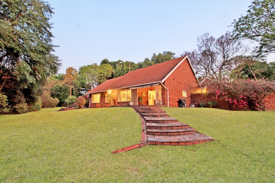 8 Bedroom Property for Sale in Bryanston Gauteng