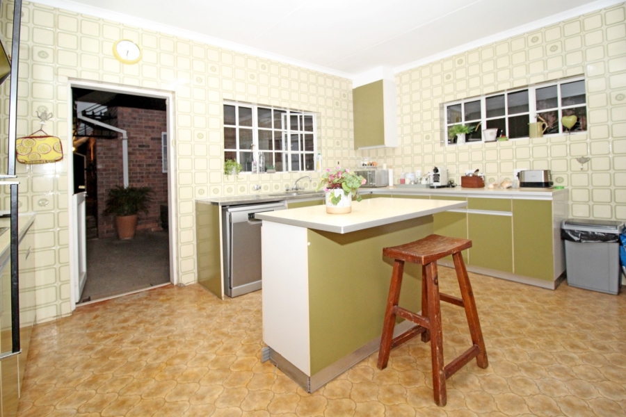 8 Bedroom Property for Sale in Bryanston Gauteng