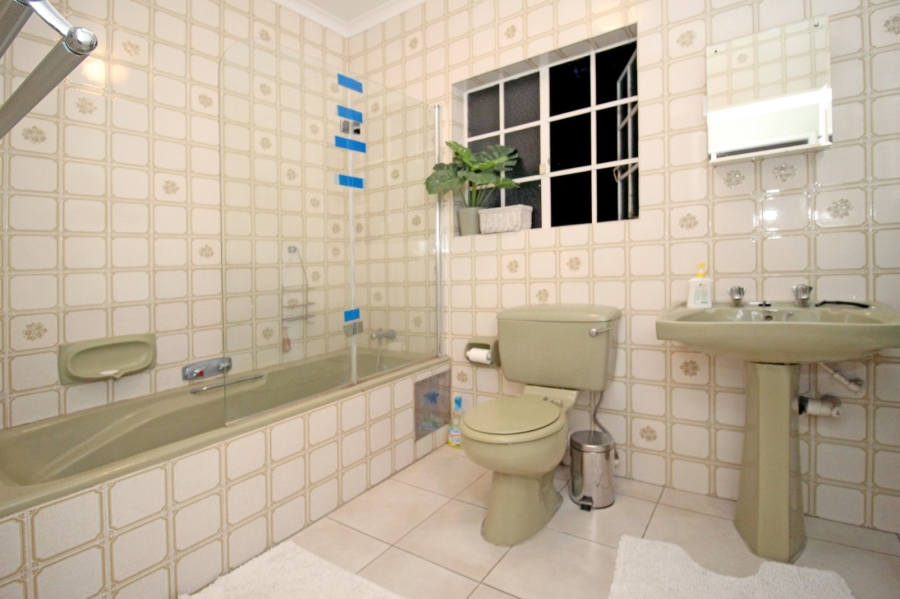 8 Bedroom Property for Sale in Bryanston Gauteng