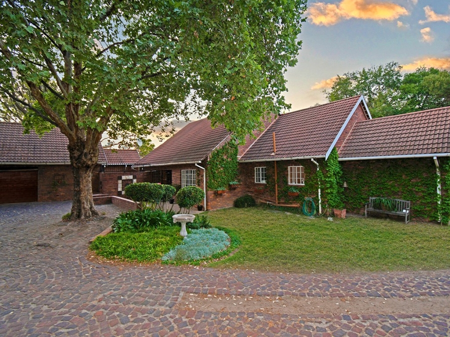 8 Bedroom Property for Sale in Bryanston Gauteng