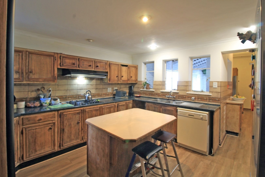 8 Bedroom Property for Sale in Bryanston Gauteng