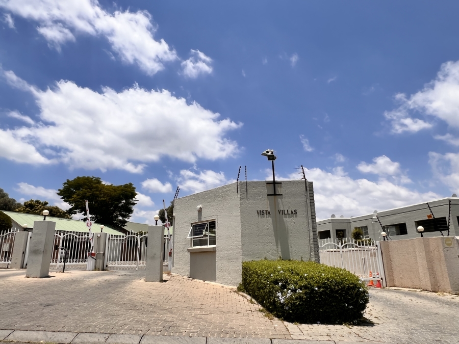 2 Bedroom Property for Sale in Vorna Valley Gauteng