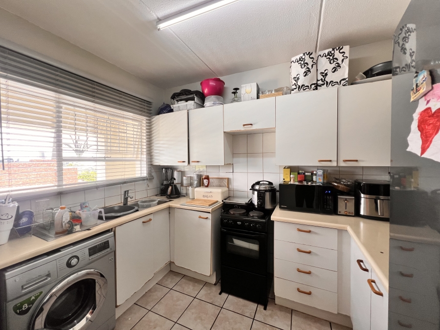 2 Bedroom Property for Sale in Vorna Valley Gauteng