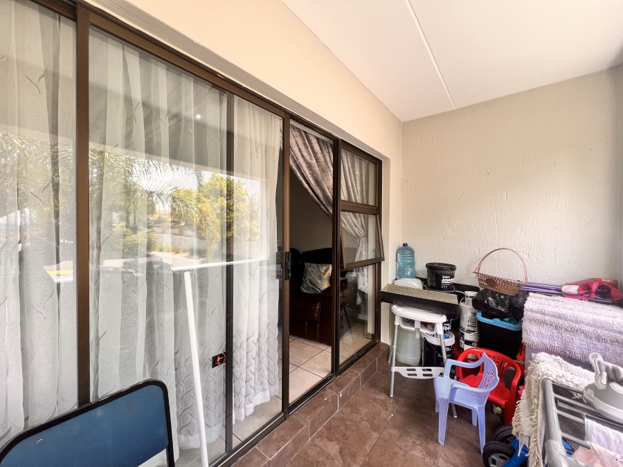 2 Bedroom Property for Sale in Vorna Valley Gauteng