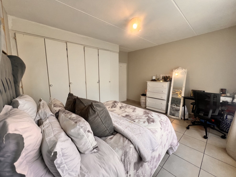 2 Bedroom Property for Sale in Vorna Valley Gauteng