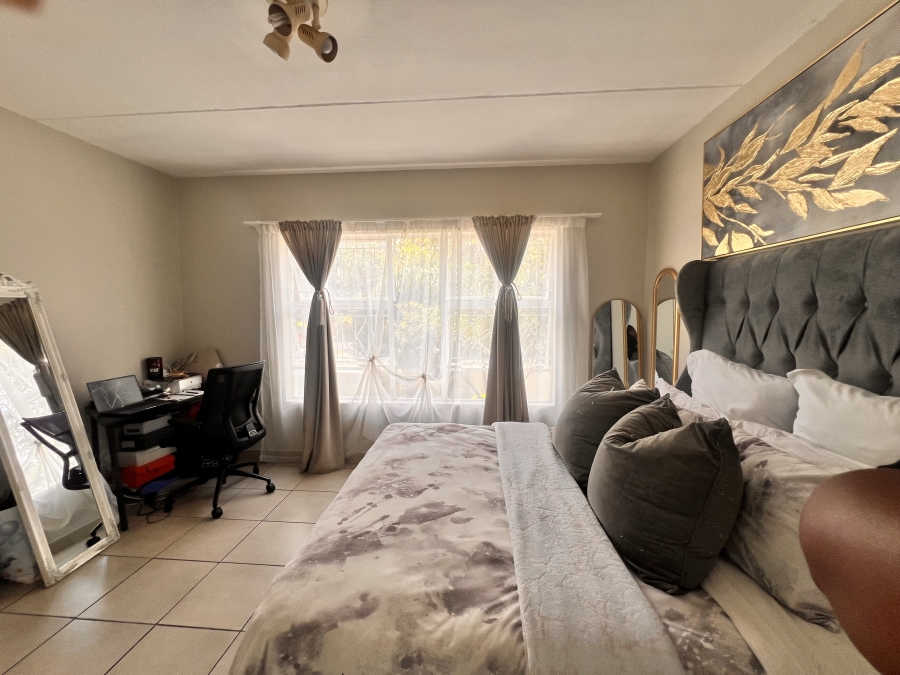 2 Bedroom Property for Sale in Vorna Valley Gauteng