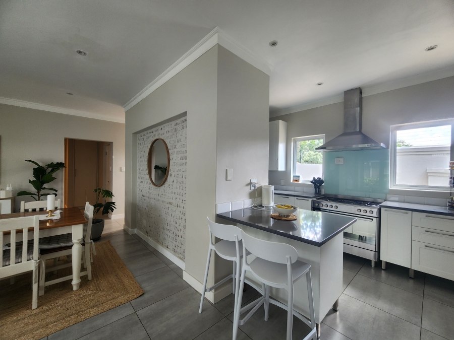 To Let 3 Bedroom Property for Rent in Bryanston Gauteng