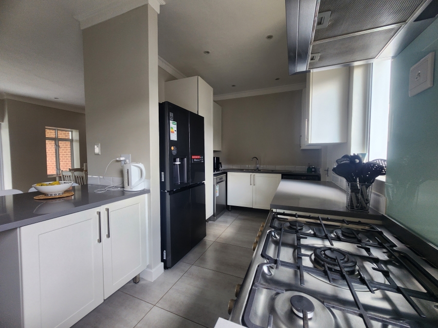 To Let 3 Bedroom Property for Rent in Bryanston Gauteng