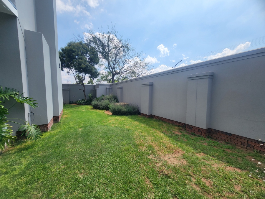 To Let 3 Bedroom Property for Rent in Bryanston Gauteng