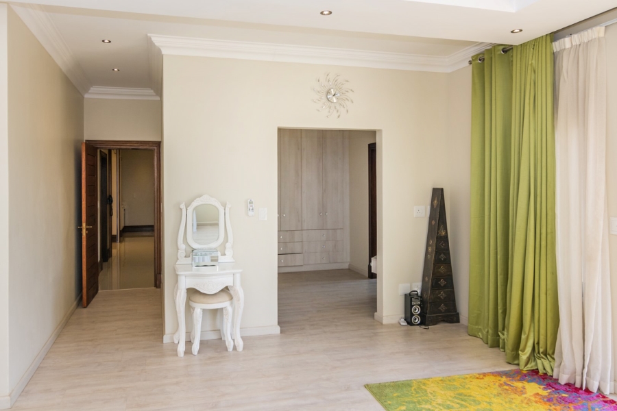 5 Bedroom Property for Sale in Bryanston Gauteng