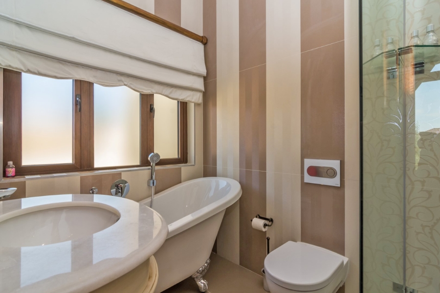 5 Bedroom Property for Sale in Bryanston Gauteng