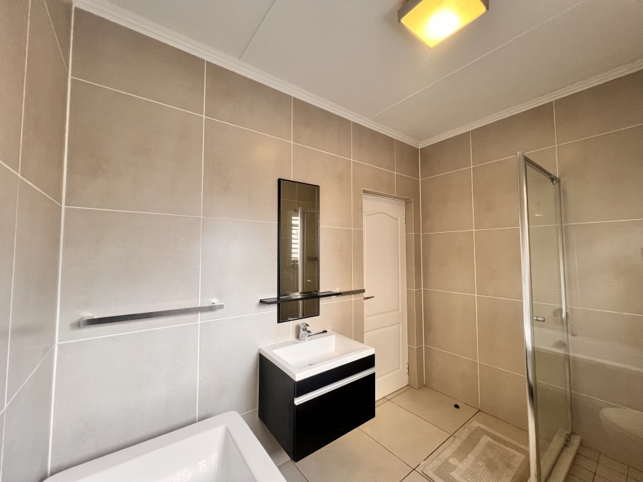 To Let 3 Bedroom Property for Rent in Kyalami Hills Gauteng