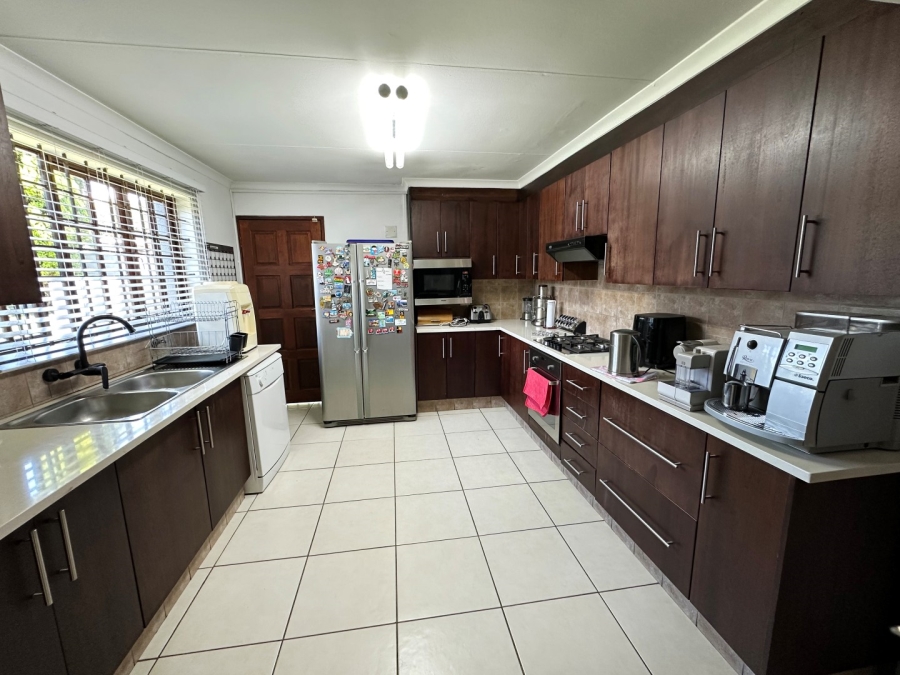 4 Bedroom Property for Sale in Paulshof Gauteng