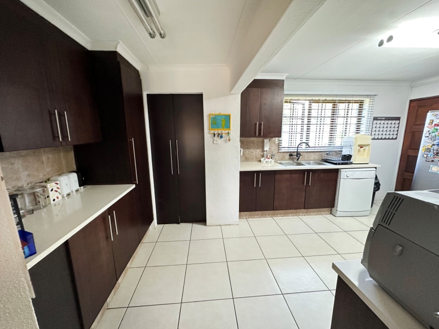 4 Bedroom Property for Sale in Paulshof Gauteng