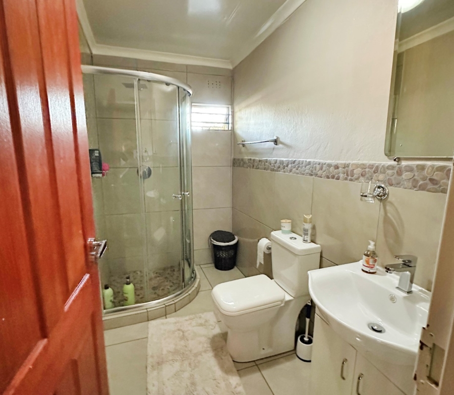 4 Bedroom Property for Sale in Paulshof Gauteng