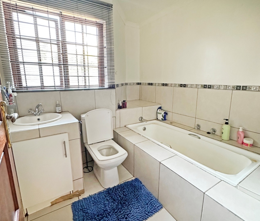4 Bedroom Property for Sale in Paulshof Gauteng