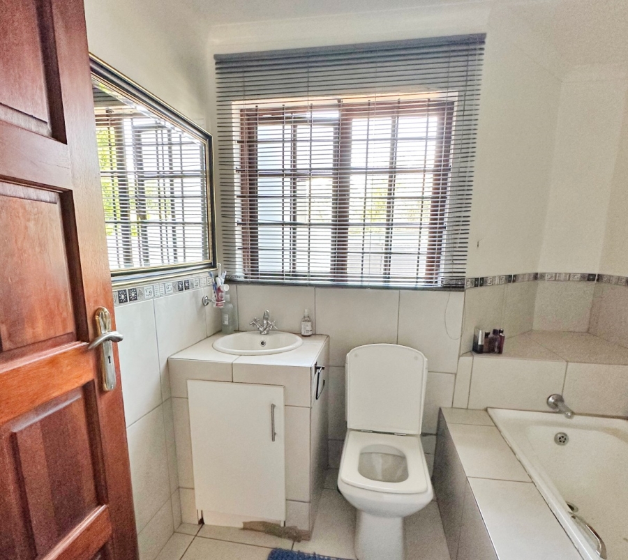 4 Bedroom Property for Sale in Paulshof Gauteng