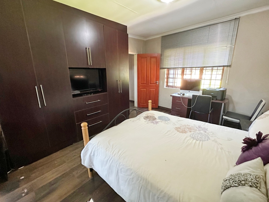 4 Bedroom Property for Sale in Paulshof Gauteng
