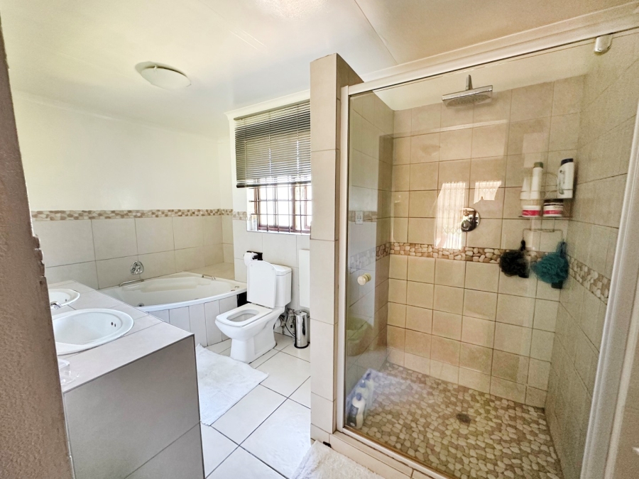 4 Bedroom Property for Sale in Paulshof Gauteng