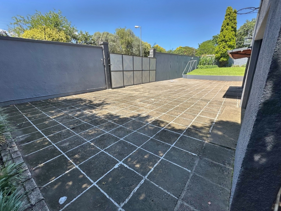 4 Bedroom Property for Sale in Paulshof Gauteng