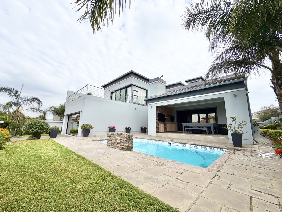 4 Bedroom Property for Sale in Blue Valley Golf Estate Gauteng