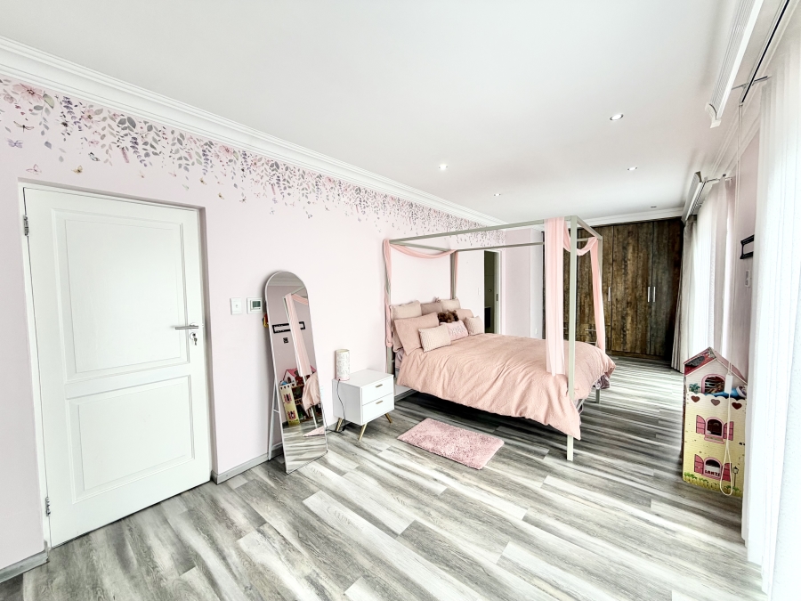 4 Bedroom Property for Sale in Blue Valley Golf Estate Gauteng