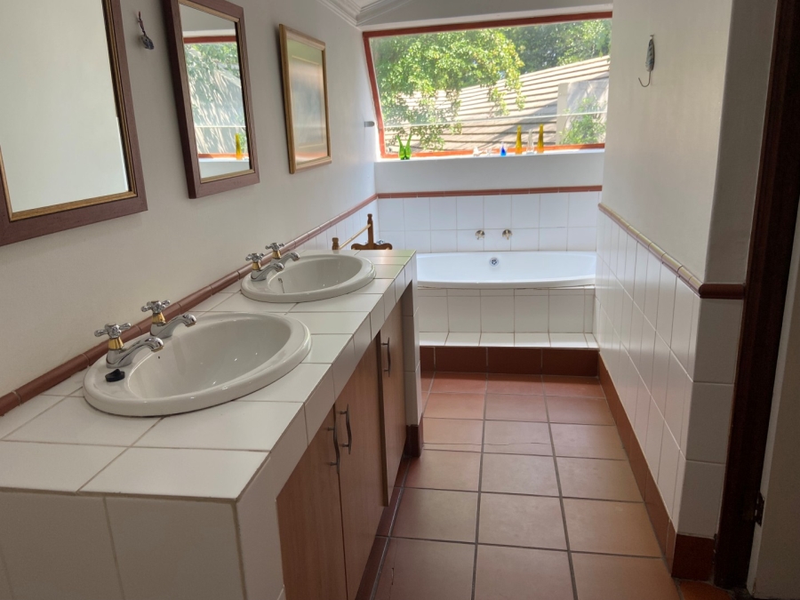 To Let 2 Bedroom Property for Rent in Northcliff Gauteng