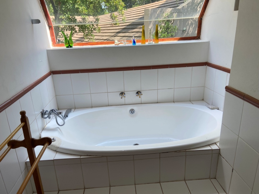 To Let 2 Bedroom Property for Rent in Northcliff Gauteng