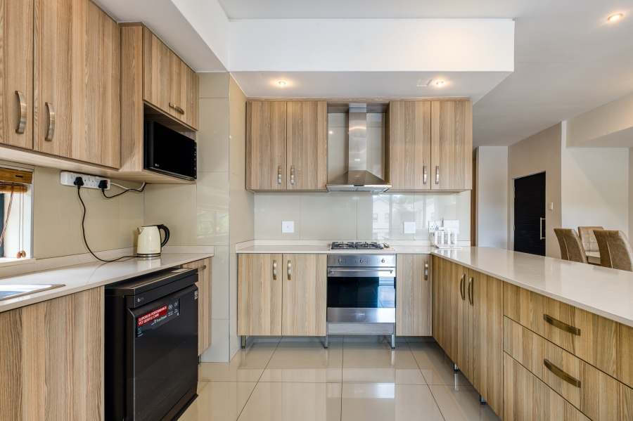 2 Bedroom Property for Sale in Saxonwold Gauteng