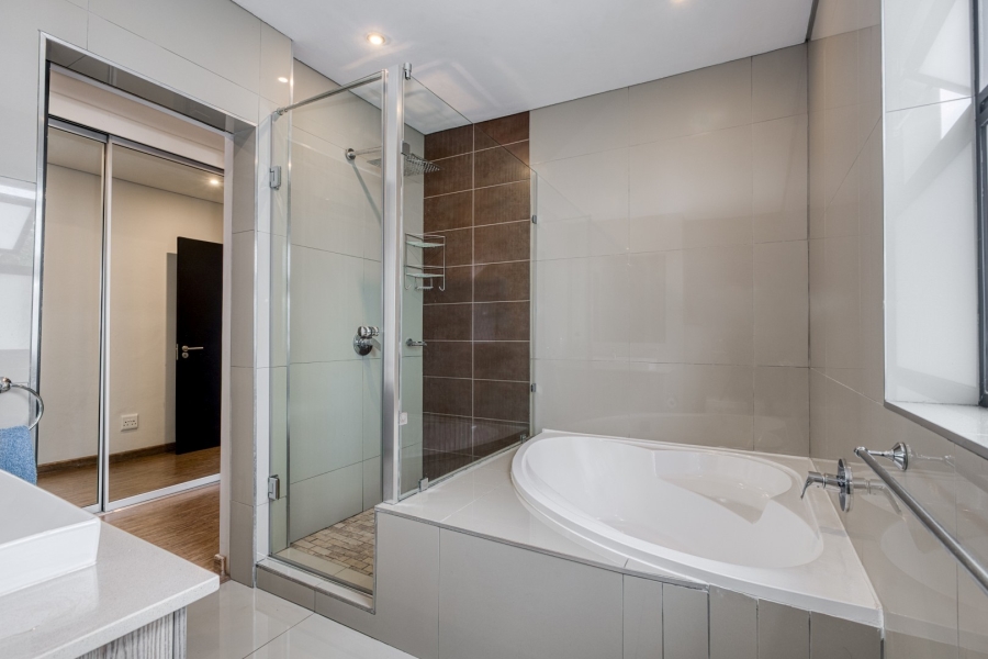 2 Bedroom Property for Sale in Saxonwold Gauteng