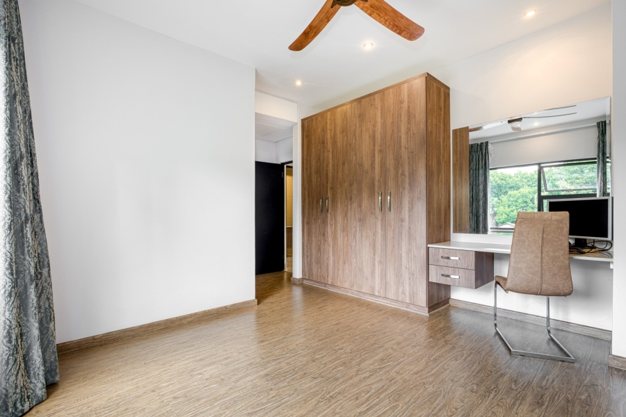 2 Bedroom Property for Sale in Saxonwold Gauteng