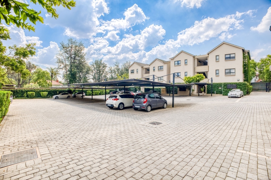 2 Bedroom Property for Sale in Saxonwold Gauteng