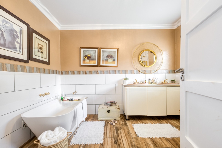 3 Bedroom Property for Sale in Lonehill Gauteng