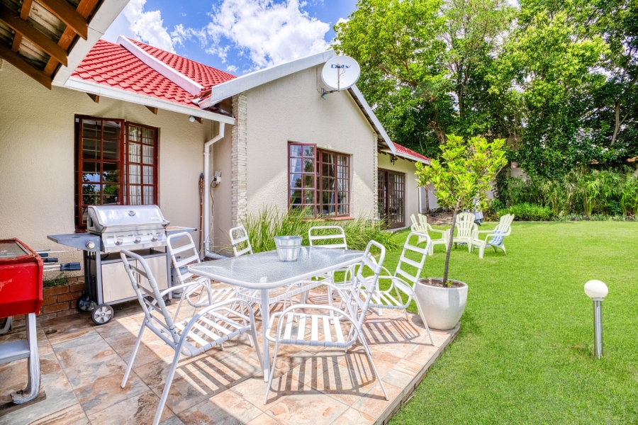 3 Bedroom Property for Sale in Lonehill Gauteng