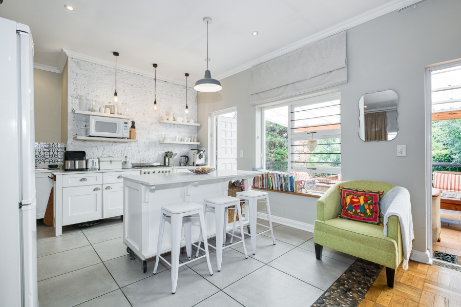 5 Bedroom Property for Sale in Linden Gauteng